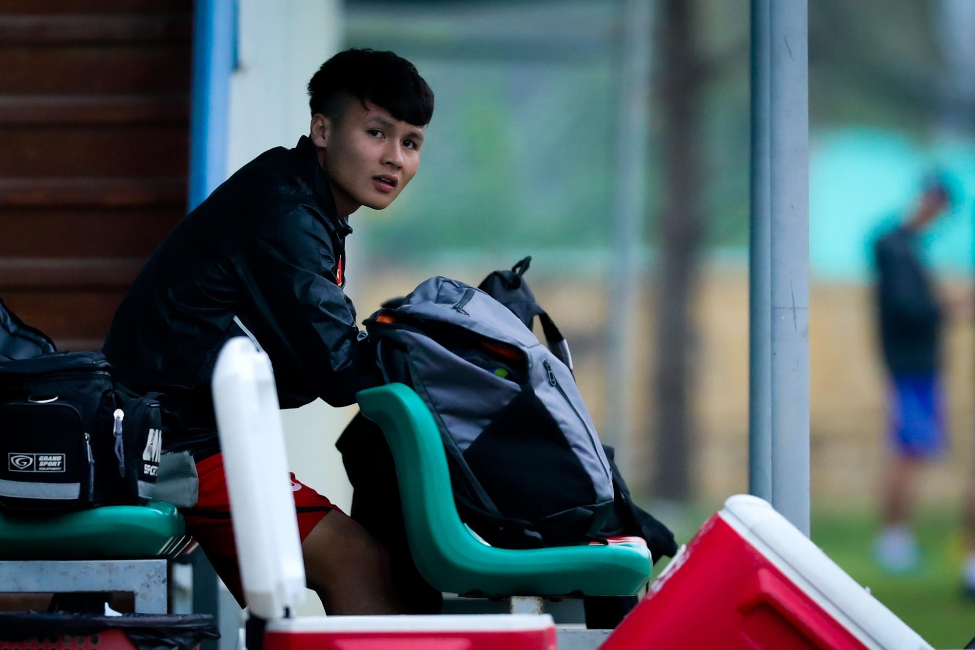 Quang Hai,  Tien Linh uong tra trong buoi tap U23 anh 2