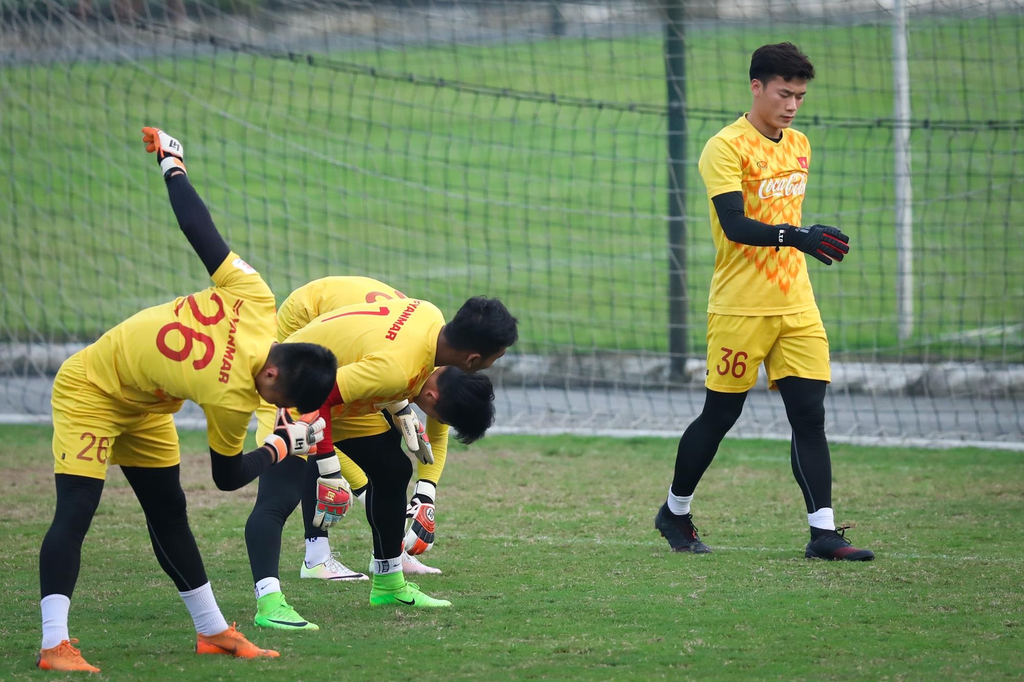 HLV Park Hang-seo dan rieng Bui Tien Dung anh 2