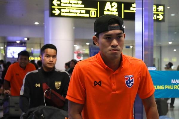 U23 Thai Lan gap truc trac trong chuyen bay toi Viet Nam hinh anh