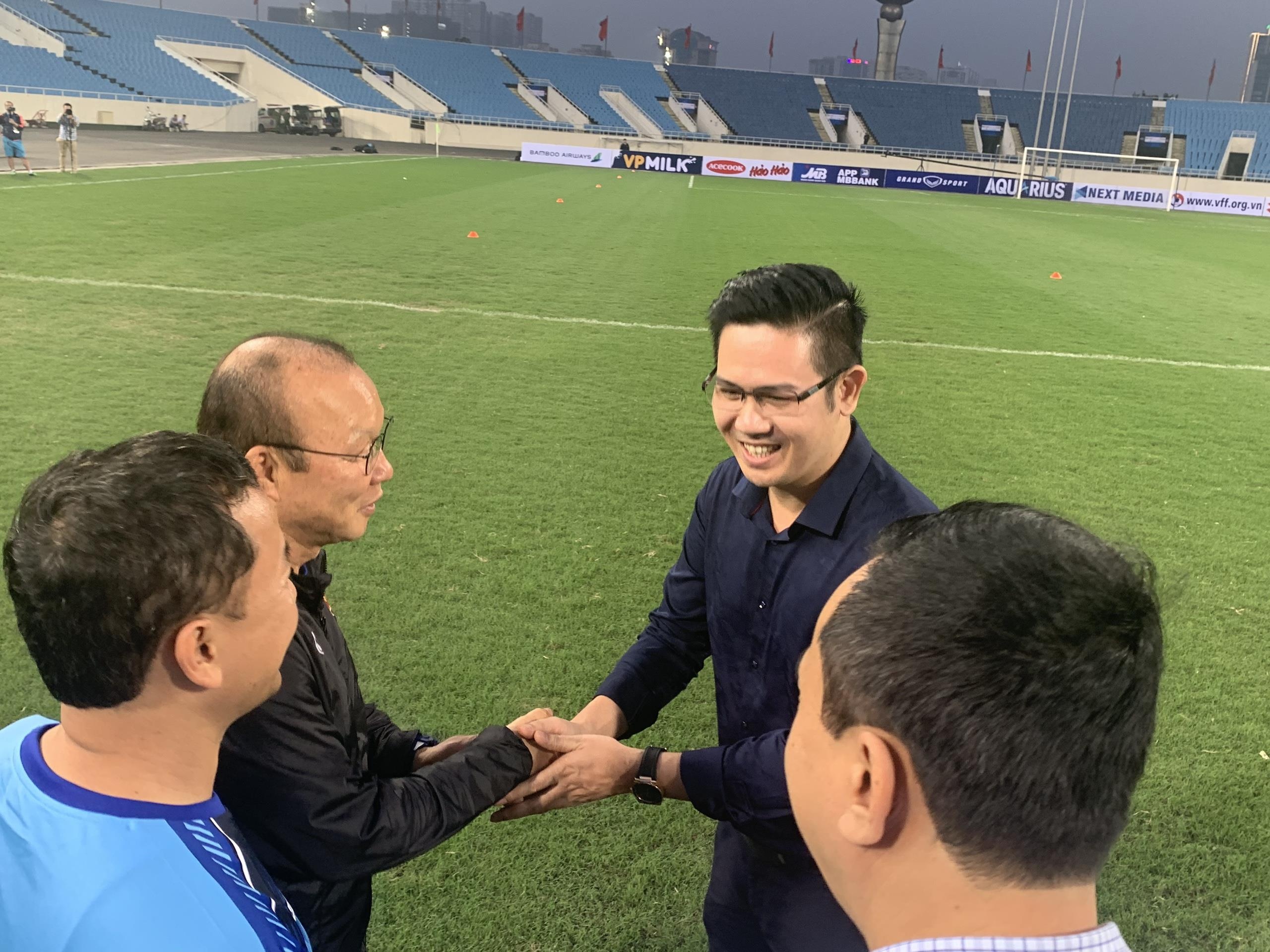 U23 Việt Nam nhận 500 triệu từ bầu Tam ảnh 3 U23 Viet Nam nhan 500 trieu tu bau Tam anh 3