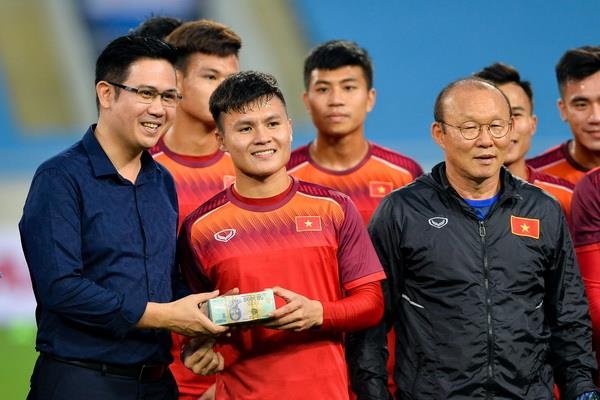 Truoc vong loai chau A 2020, U23 Viet Nam nhan 500 trieu tu bau Tam hinh anh