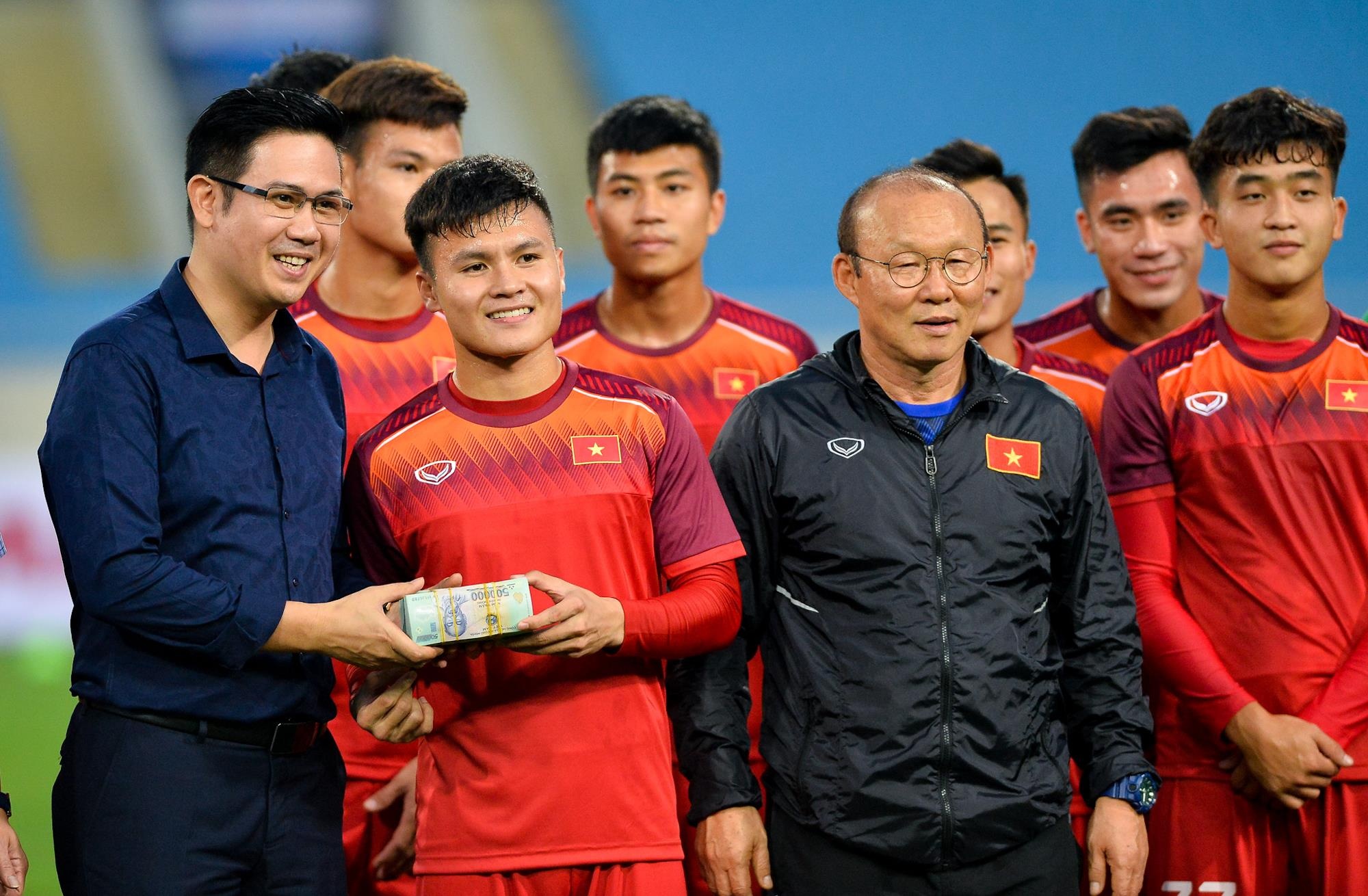 U23 Việt Nam nhận 500 triệu từ bầu Tam ảnh 4 U23 Viet Nam nhan 500 trieu tu bau Tam anh 4