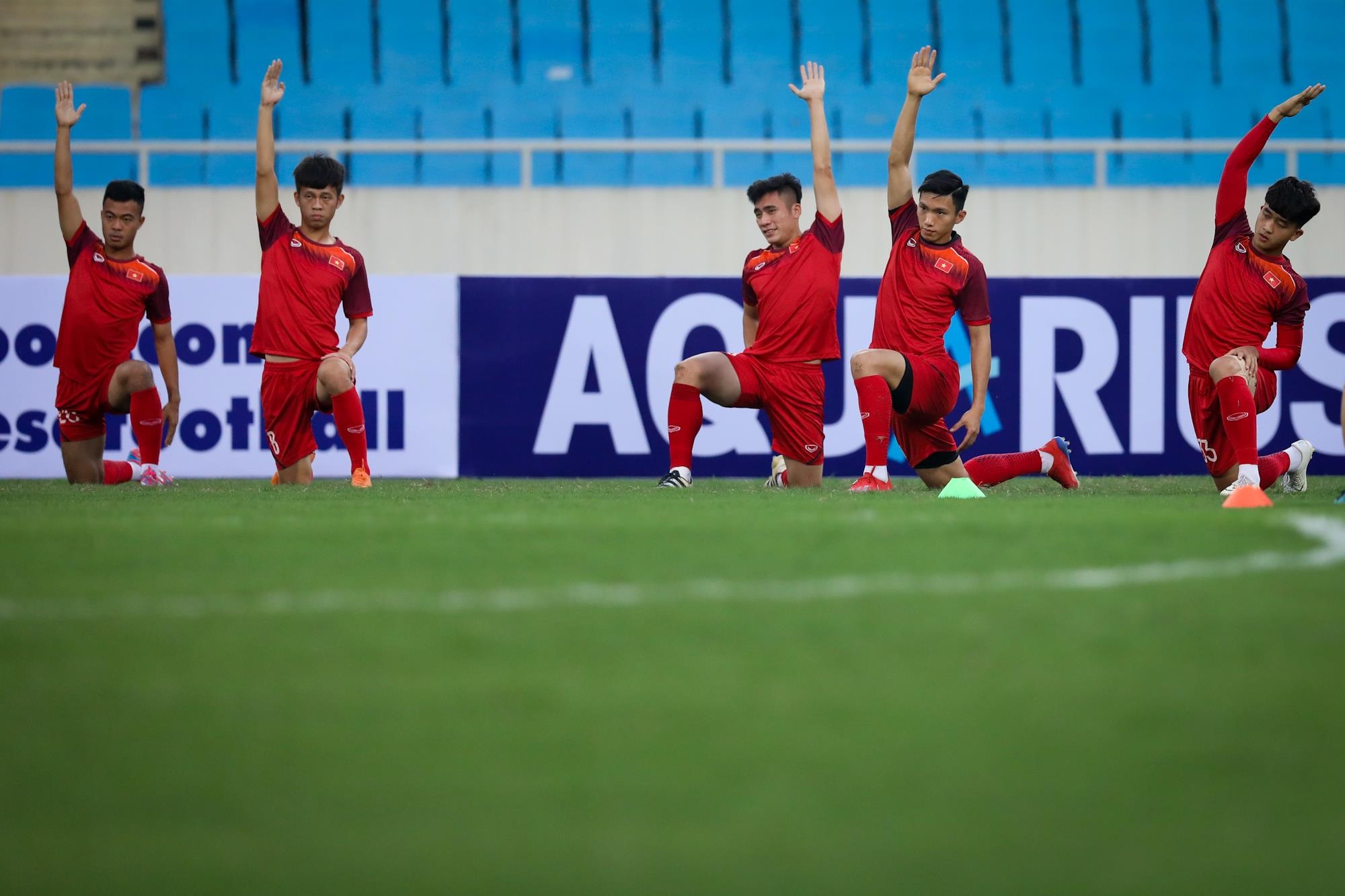 HLV Park Hang-seo hanh dong dep voi CDV anh 5