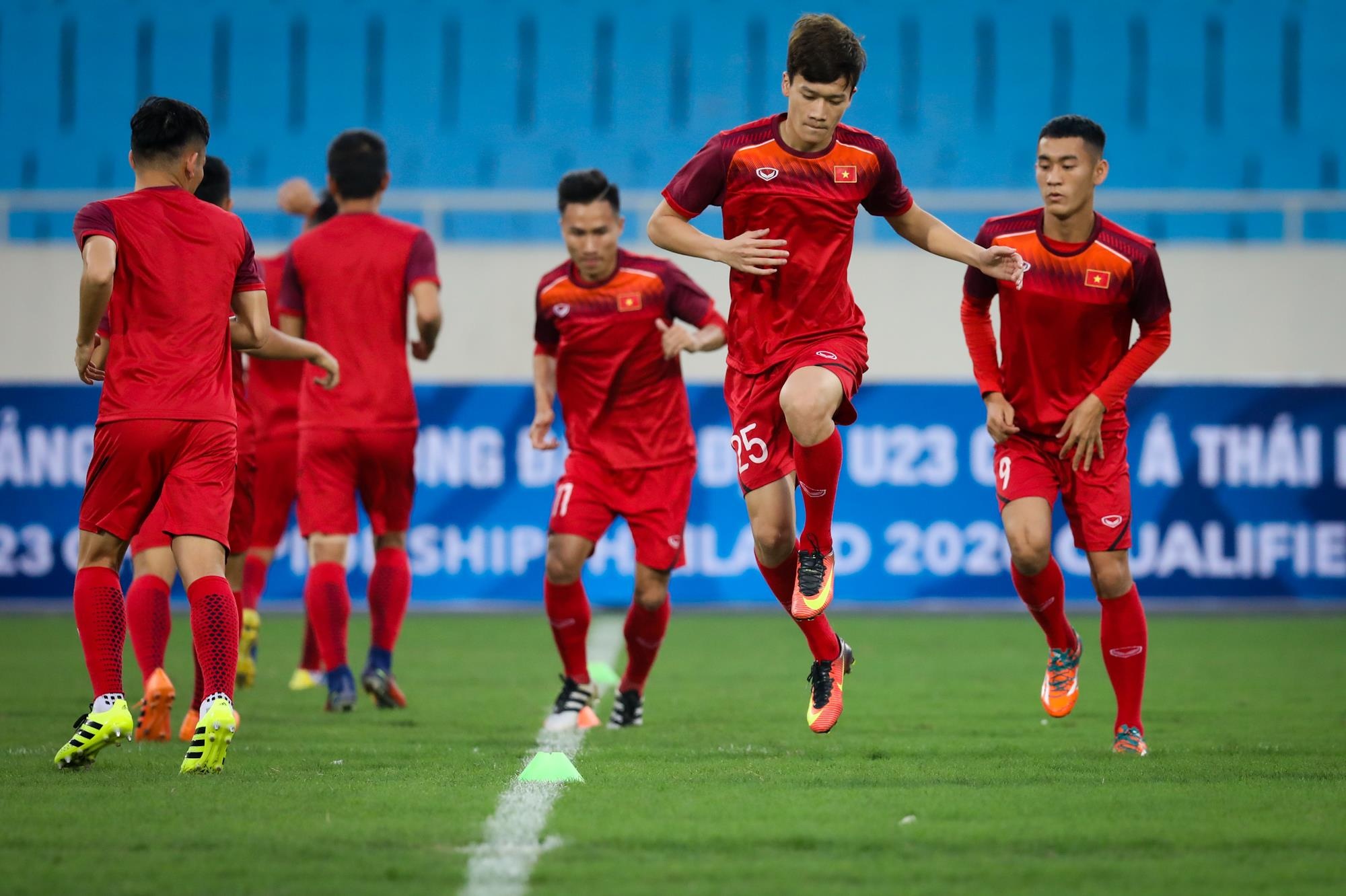 HLV Park Hang-seo hanh dong dep voi CDV anh 9