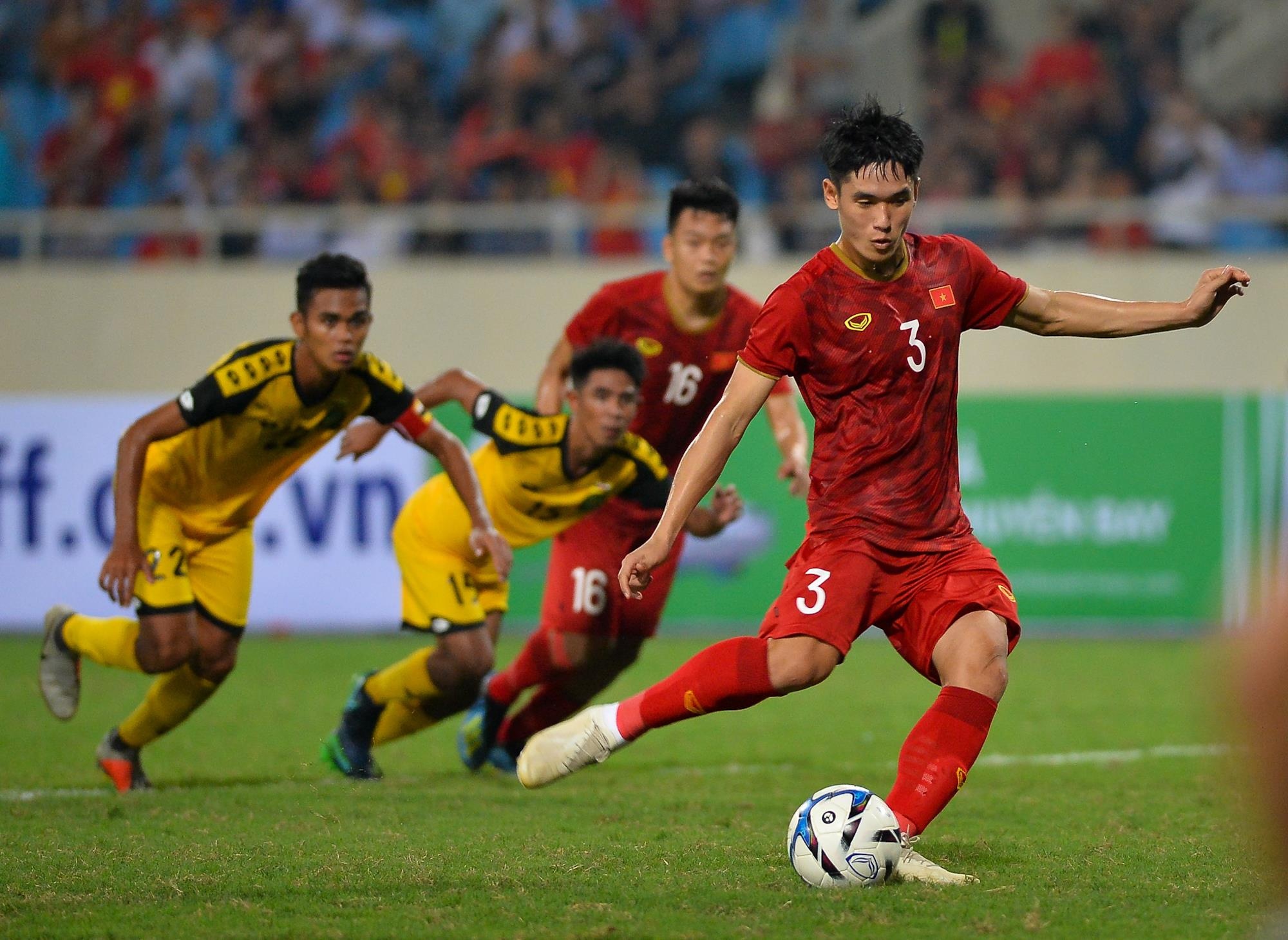 Hà Đức Chinh chấm dứt 1 năm 2 tháng tịt ngòi ảnh 7 Ha Duc Chinh cham dut 1 nam 2 thang tit ngoi anh 7