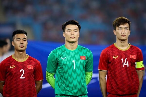 U23 Viet Nam vs U23 Indonesia: Bui Tien Dung doi dien thu thach hinh anh