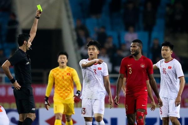 Sao tre U23 Viet Nam khieu khich tien dao dinh the do cua Indonesia? hinh anh