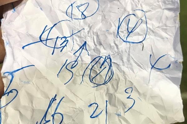 Manh giay trong tran U23 Viet Nam danh bai Indonesia phut bu gio hinh anh