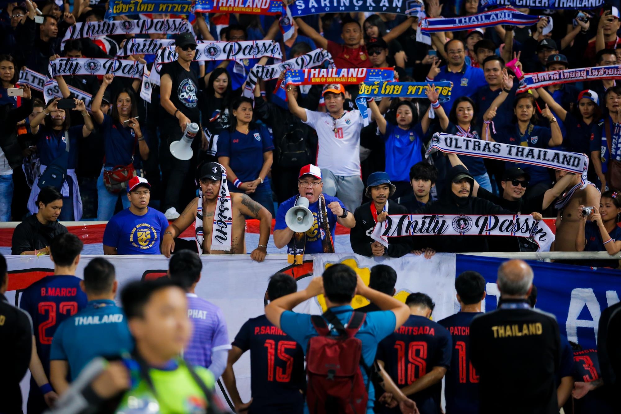 Nguoi Thai gat noi dau,  o ben canh U23 Thai Lan anh 1