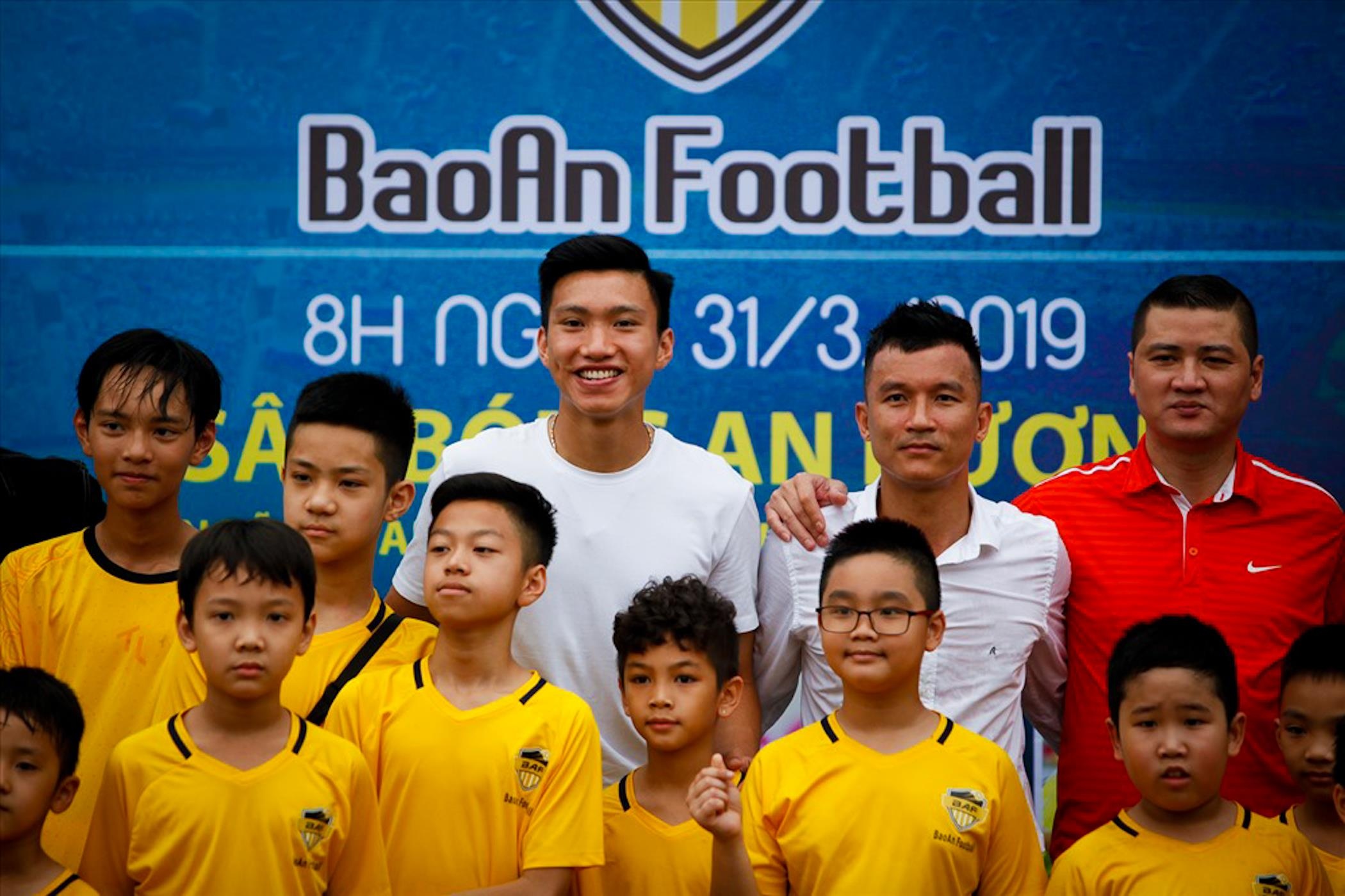 Ra mat trung tam bong da Mai Tien Thanh anh 2