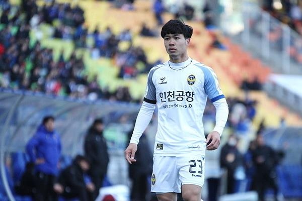 HLV Incheon lan dau tien xep Cong Phuong da chinh tai K.League hinh anh