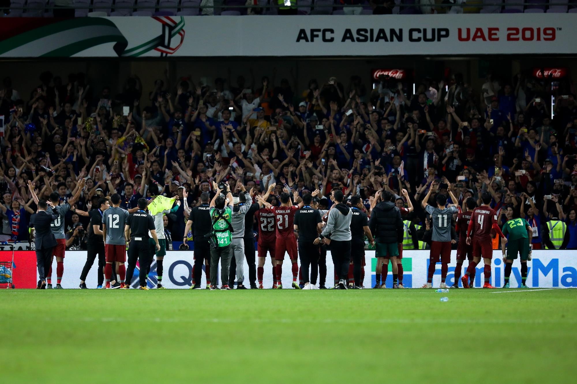 Vì sao HLV châu Âu từ chối Thái Lan ảnh 3 Vi sao HLV chau Au tu choi Thai Lan anh 3