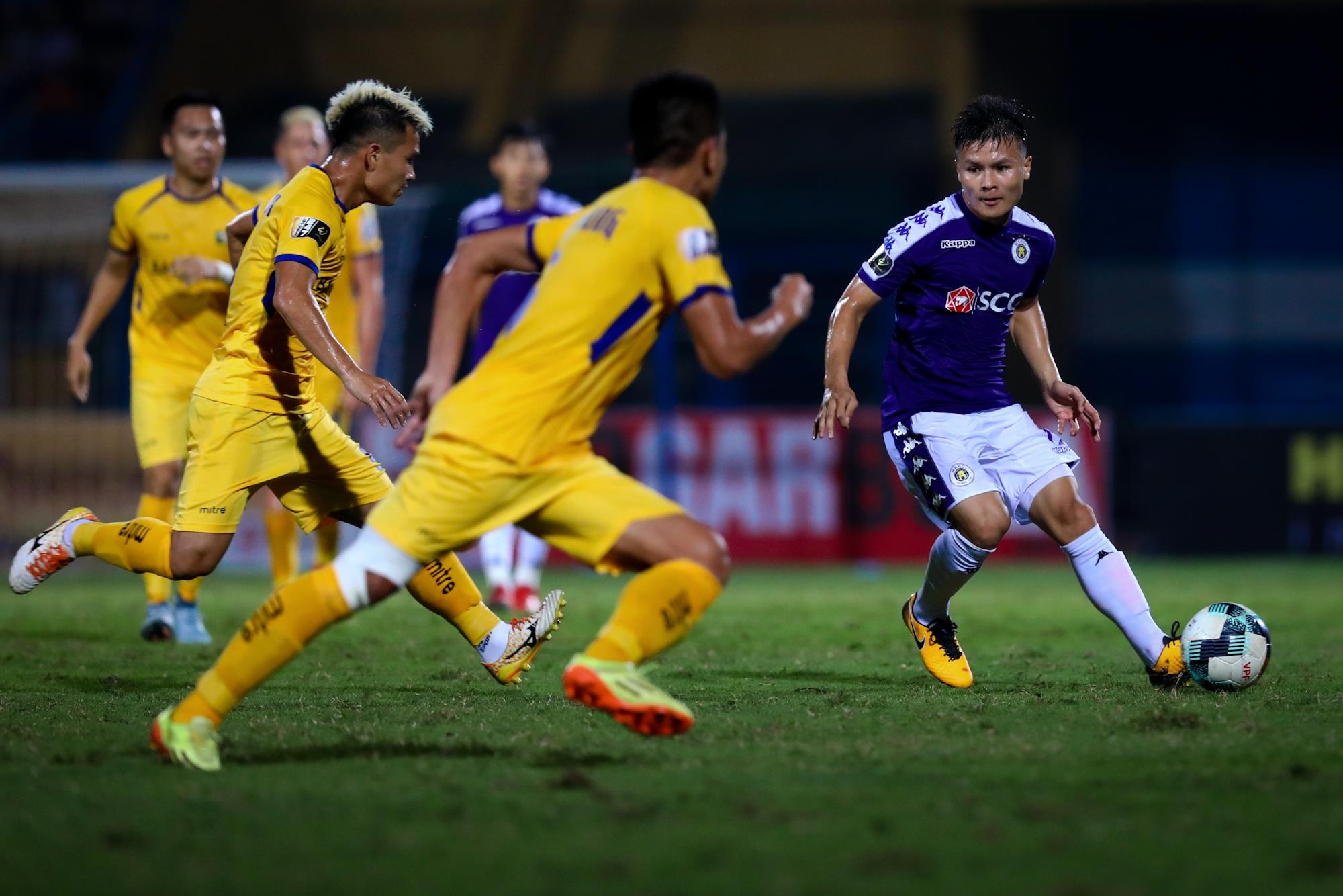 Quang Hai sang tao kieu an mung moi anh 1