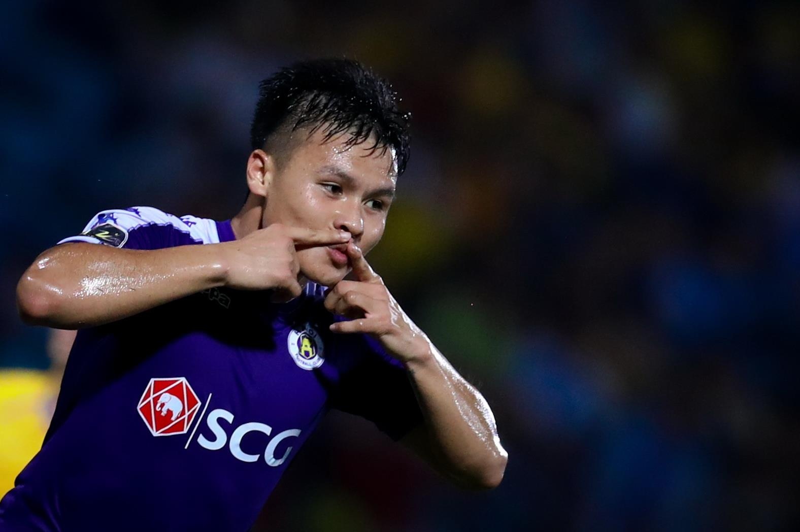 Quang Hai sang tao kieu an mung moi anh 3