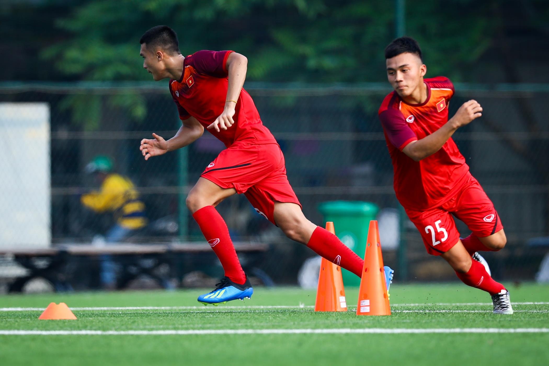 Cong Phuong chan thuong,  U18 Viet Nam mo chau A anh 9