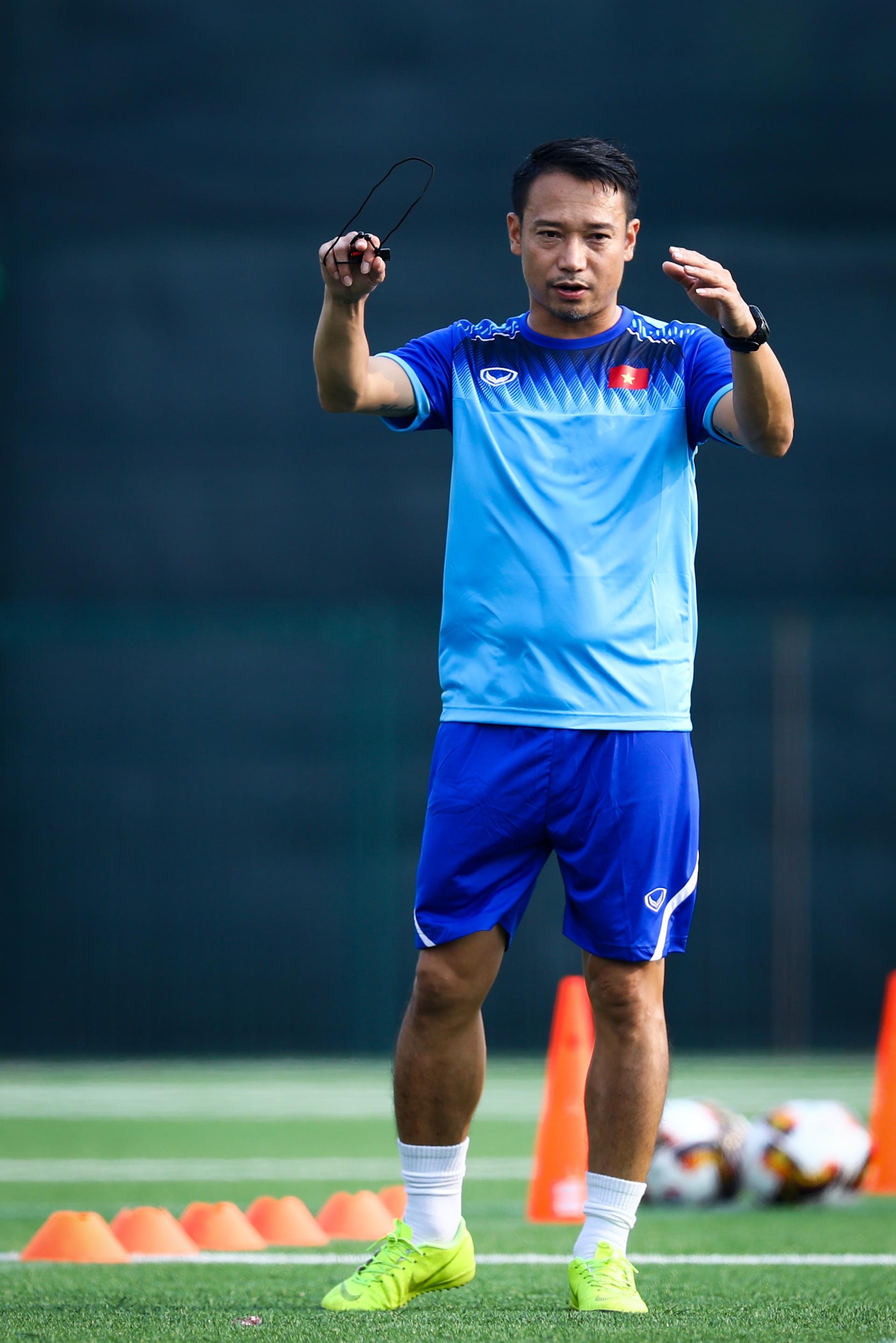 Cong Phuong chan thuong,  U18 Viet Nam mo chau A anh 5