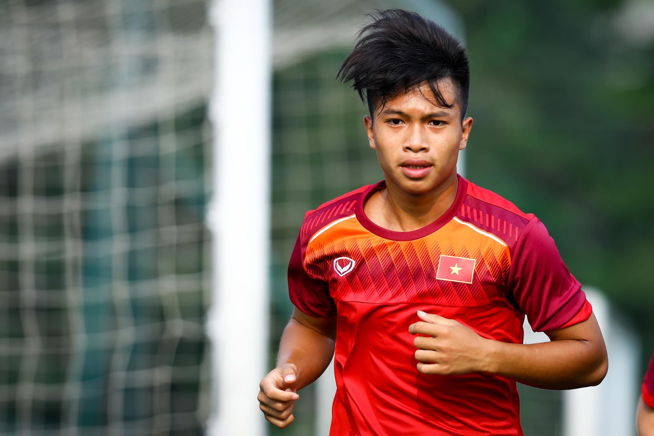 Cong Phuong chan thuong,  U18 Viet Nam mo chau A anh 8