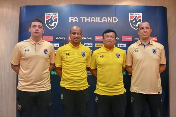 Tim thay ngoai that bai, Thai Lan phai dung HLV noi du King's Cup hinh anh