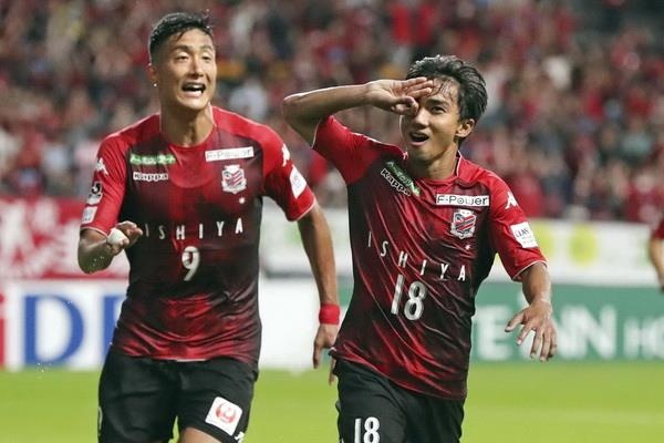 Cau thu Viet du bi o Thai Lan, cau thu Thai da chinh tai Nhat Ban hinh anh