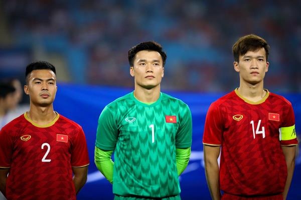 Bui Tien Dung tung gap nhung thu thach lon hon Van Toan hinh anh