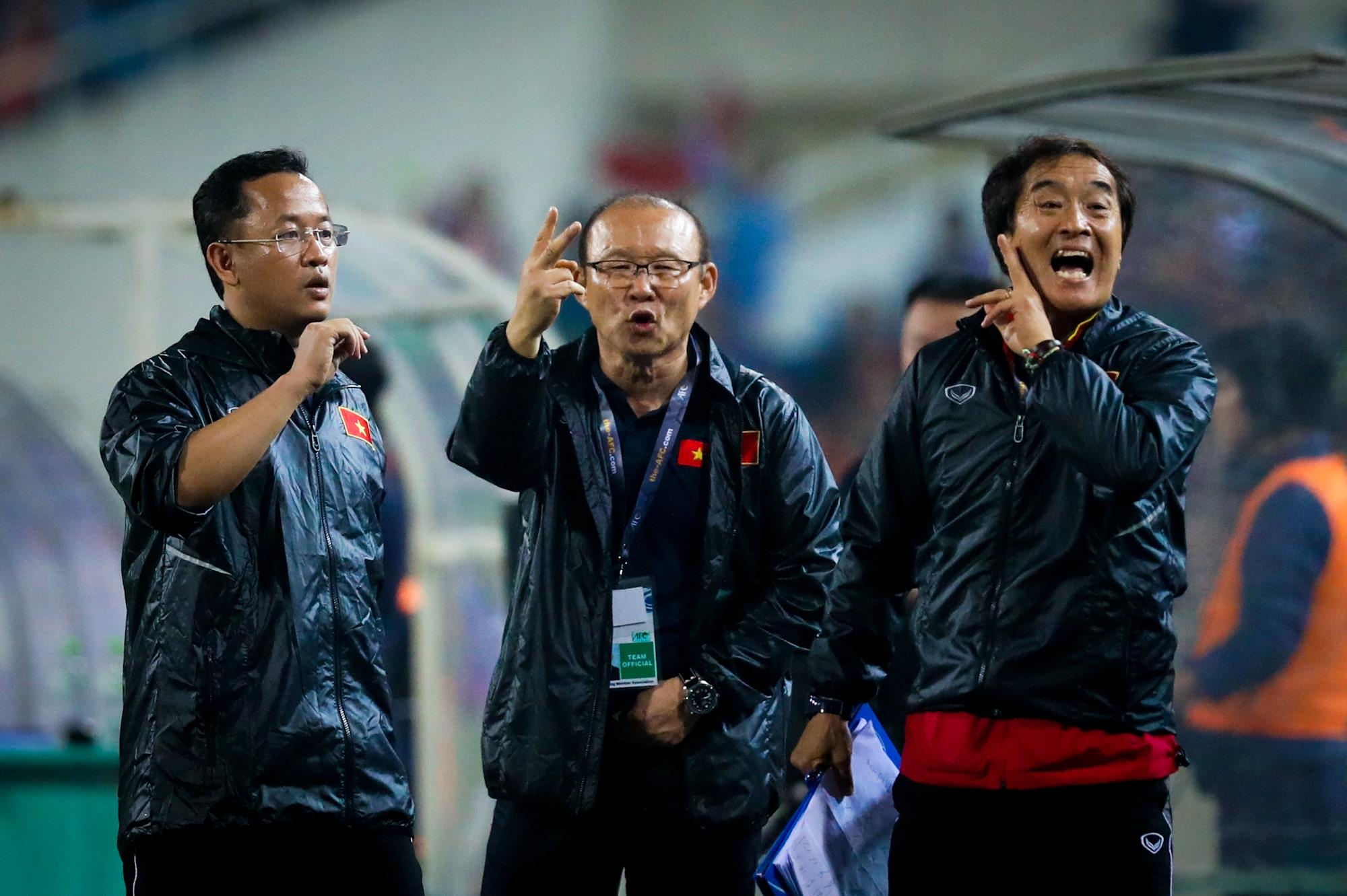 Nhung HLV Han Quoc khuynh dao bong da Viet Nam anh 2