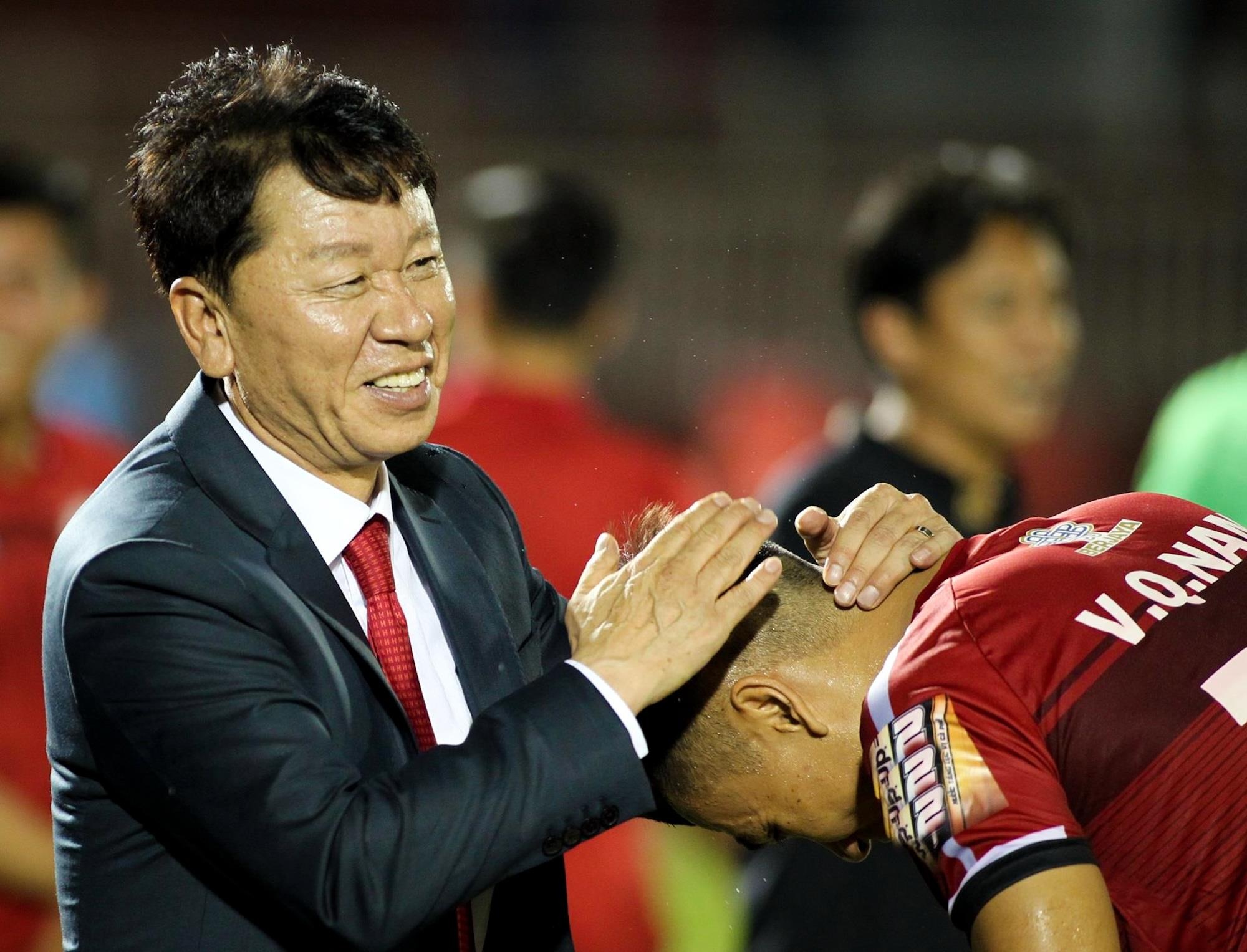 Nhung HLV Han Quoc khuynh dao bong da Viet Nam anh 4