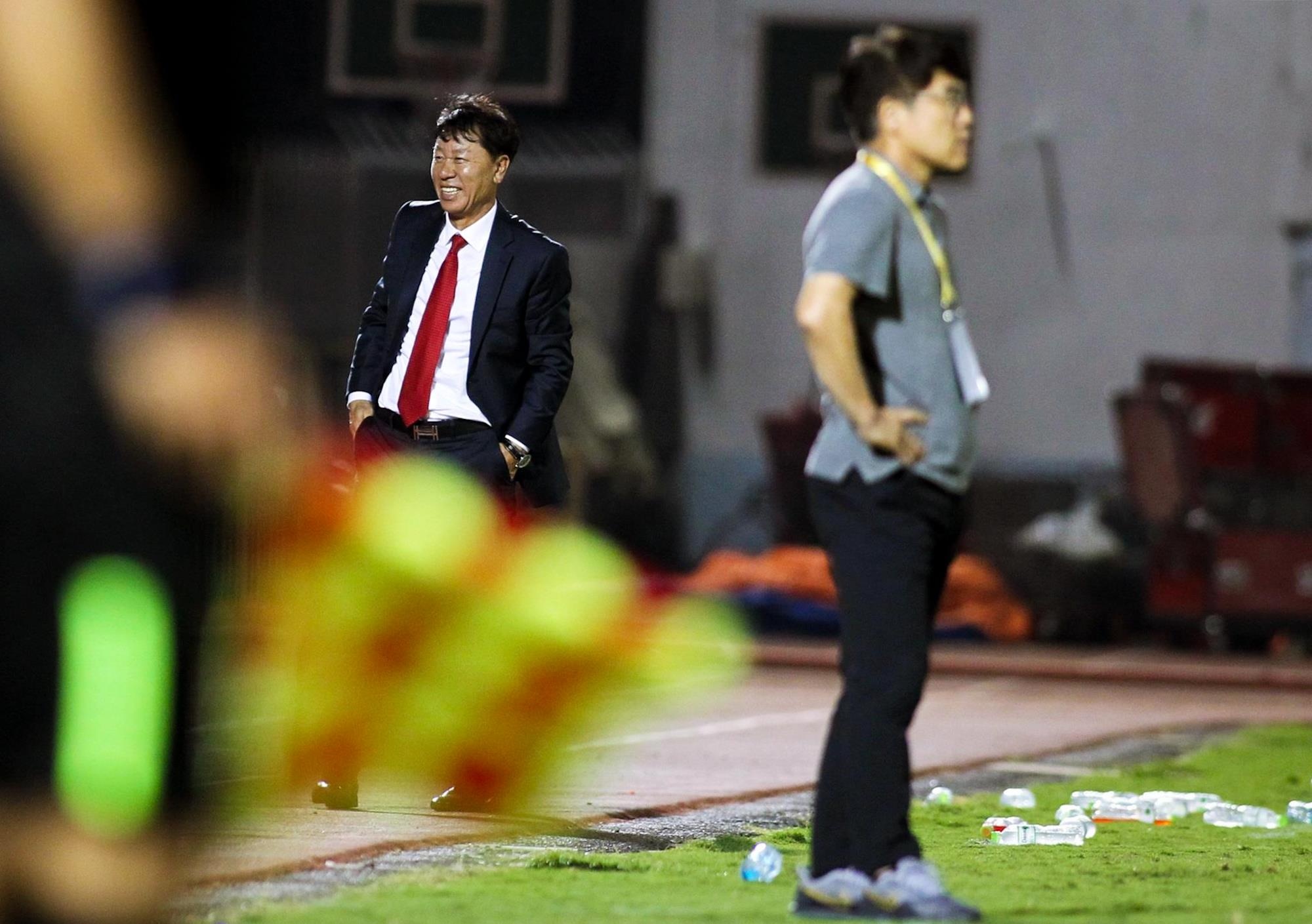 Nhung HLV Han Quoc khuynh dao bong da Viet Nam anh 7