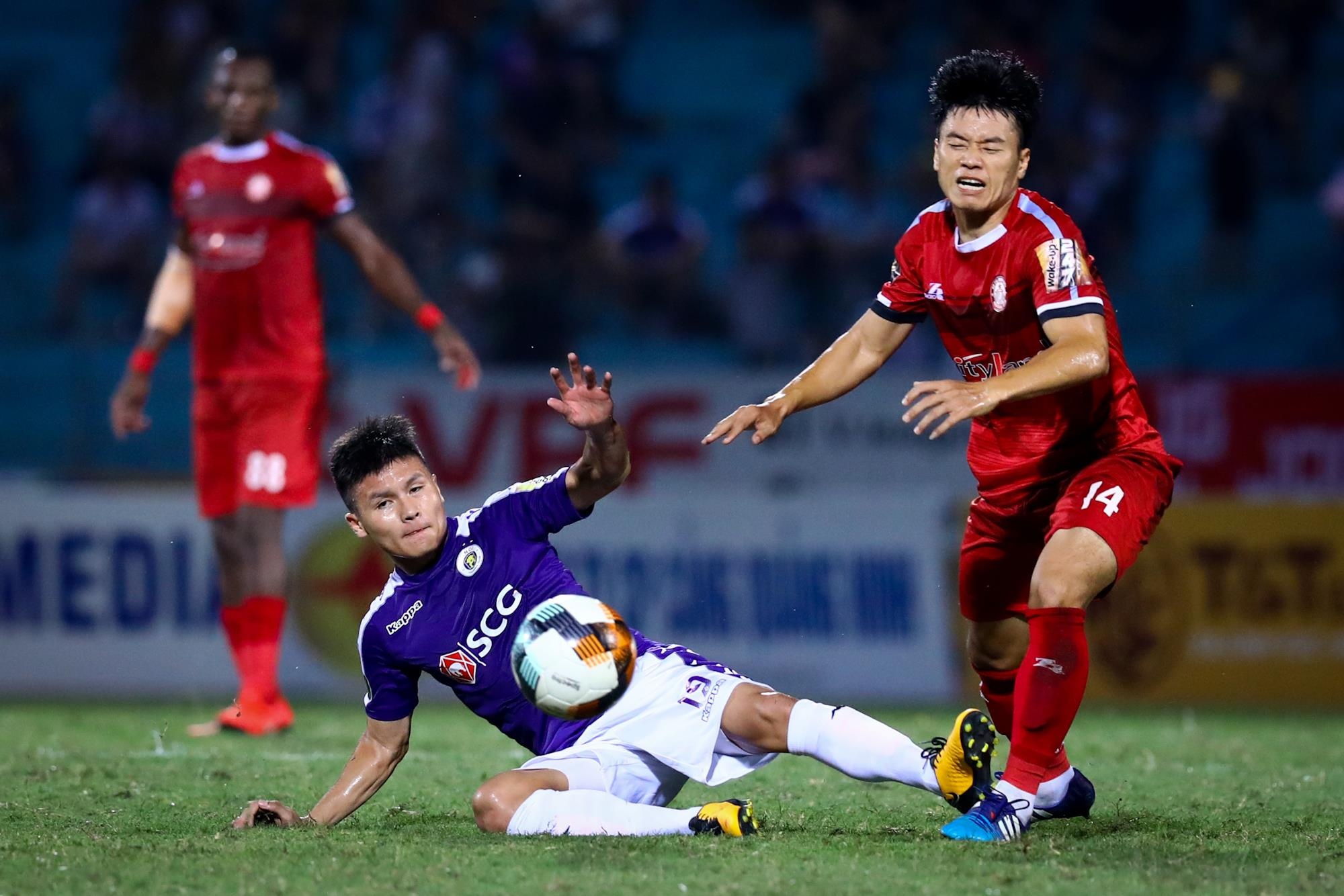 Quang Hai ruc sang anh 11