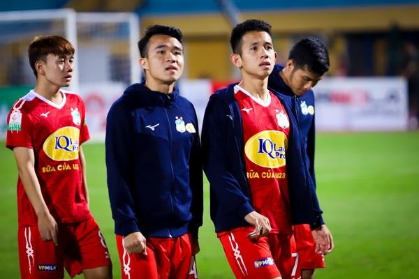 HAGL co con la doi bong V.League nhieu co dong vien nhat? hinh anh