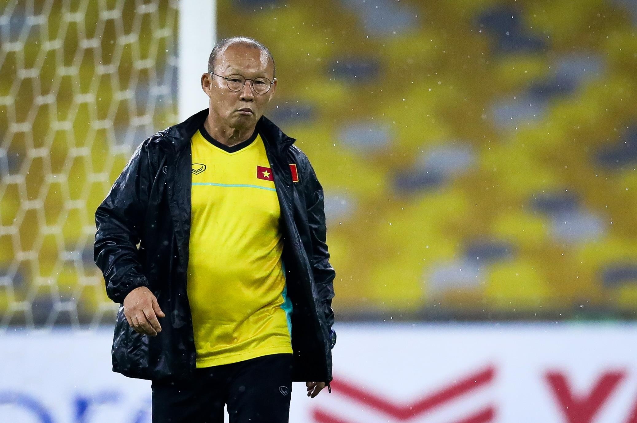 HLV Park Hang-seo chỉ gặp Alex Đặng ảnh 1 HLV Park Hang-seo chi gap Alex Dang anh 1