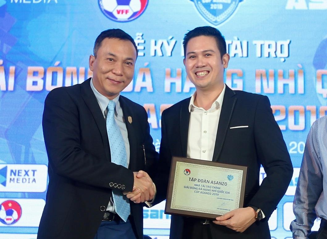 Nho Asanzo, giai hang Nhi quoc gia lan dau tien co nha tai tro hinh anh