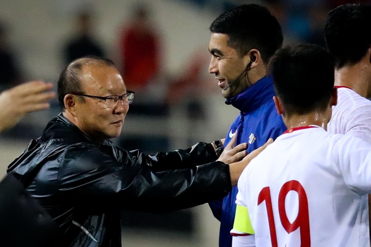 King's Cup noi phan dinh Viet Nam,  Thai Lan anh 3