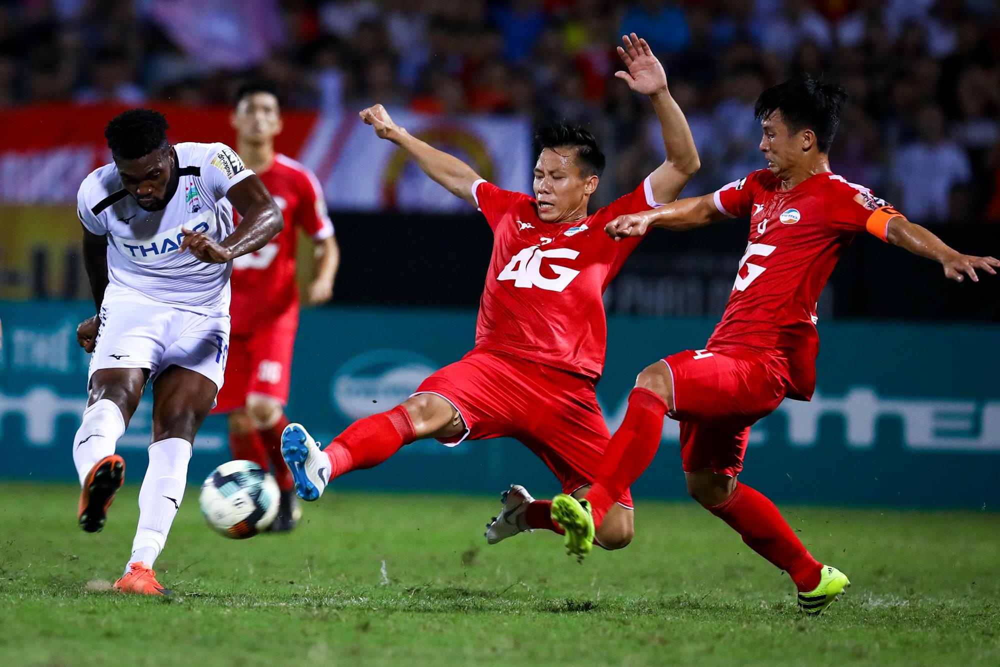 Van Thanh tro lai manh me,  cham dut 2 nam tit ngoi anh 9