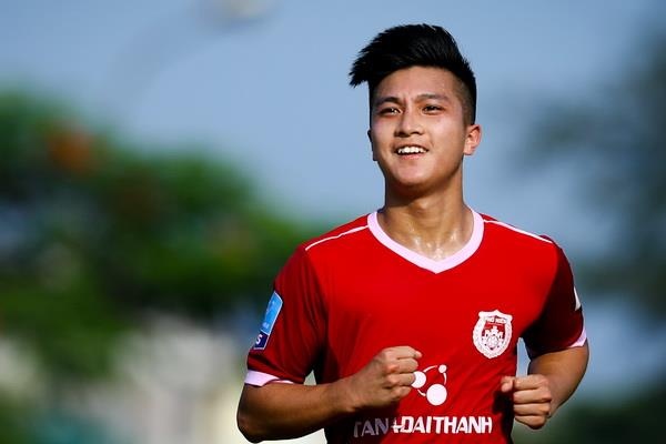 Tro ly Lee Young-jin toi xem, Viet kieu Martin Lo lien tuc ghi ban hinh anh