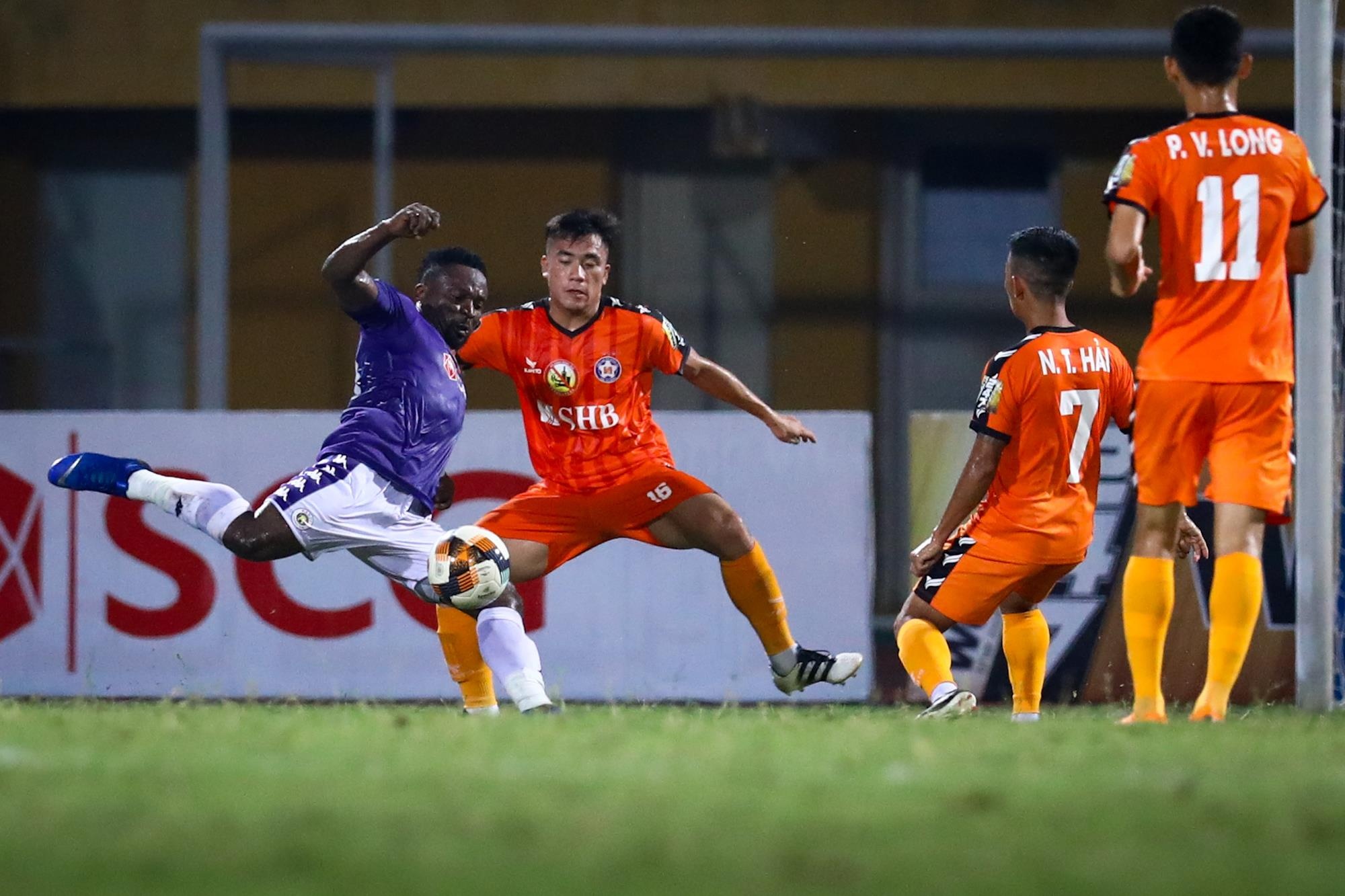 Bùi Tiến Dũng, Hà Đức Chinh gây thất vọng ảnh 3 Bui Tien Dung, Ha Duc Chinh gay that vong anh 3