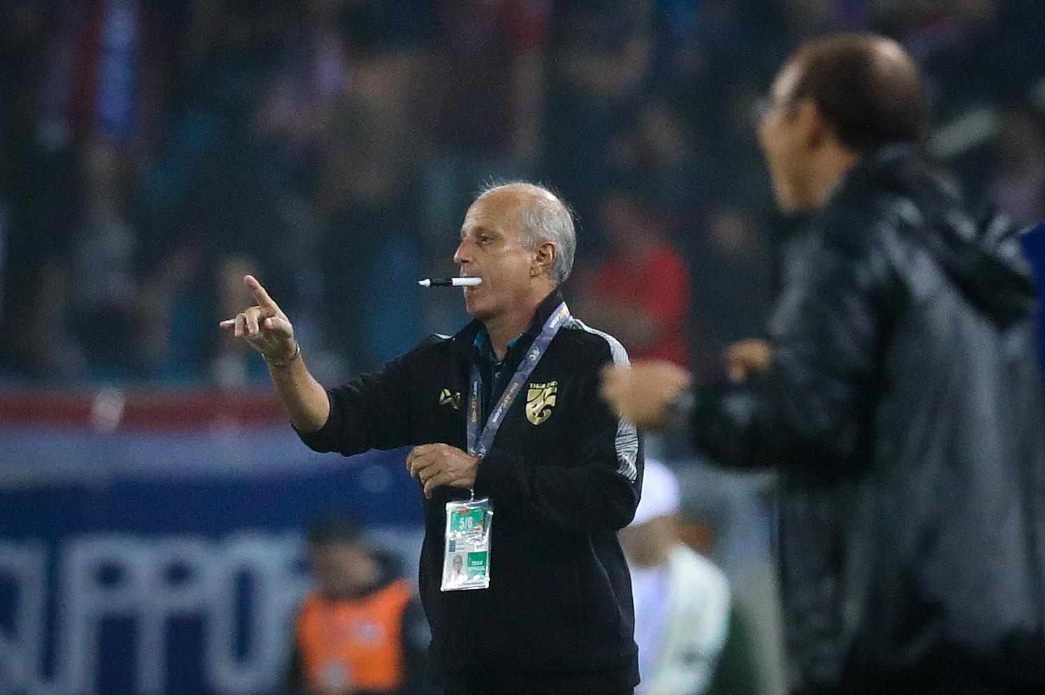 Muangthong chi 20 trieu baht cuop HLV U23 Thai Lan anh 2