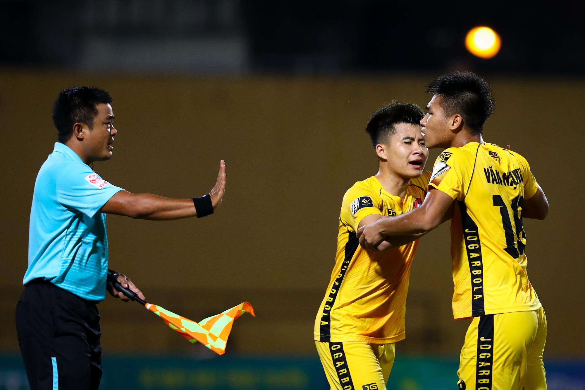 Sao U23 Viet Nam ngan dong doi vao trong tai anh 6