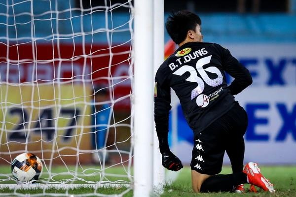 4 ban thua cua Bui Tien Dung sau 2 tran tai V.League 2019 hinh anh