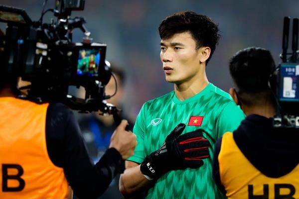 Bui Tien Dung bi loai khoi tuyen de danh cho U23 Viet Nam? hinh anh