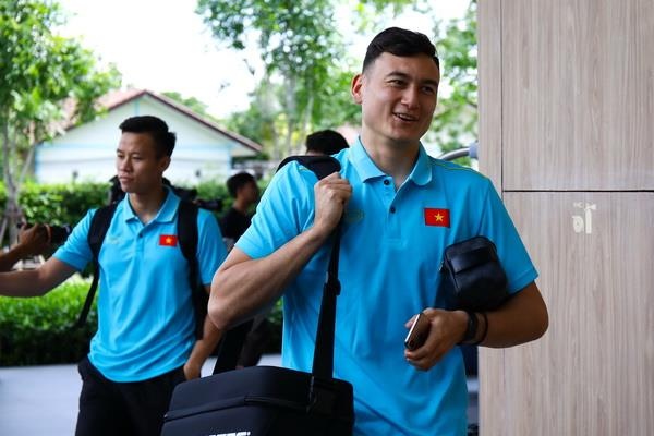 Tuyen Viet Nam co mat tai Buriram, ket thuc hanh trinh dai 24 tieng hinh anh