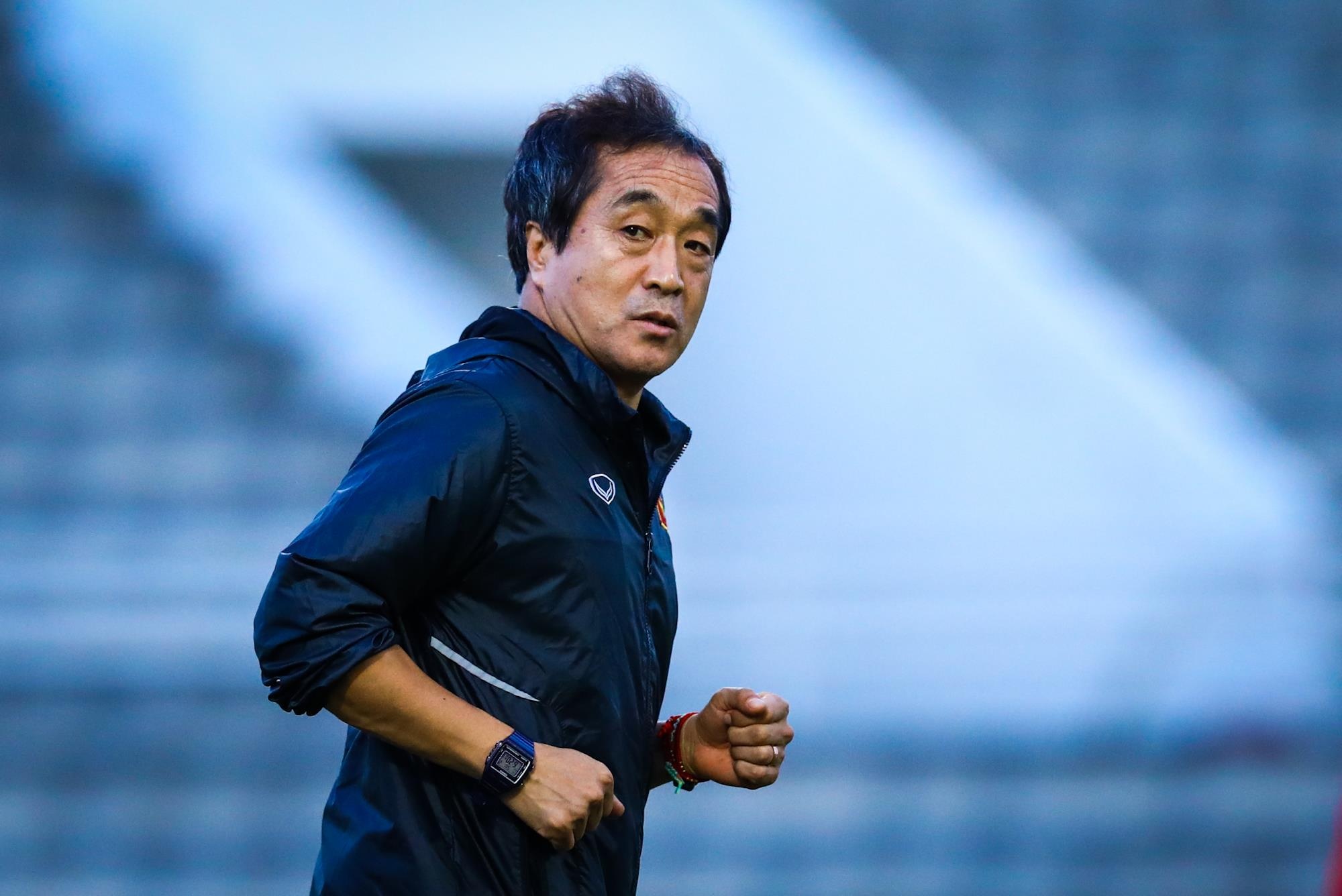 Thay Lee gia hon,  toc nhieu soi bac anh 6