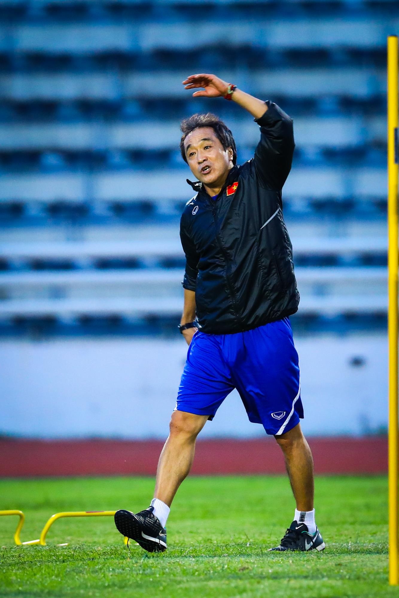 Thay Lee gia hon,  toc nhieu soi bac anh 8