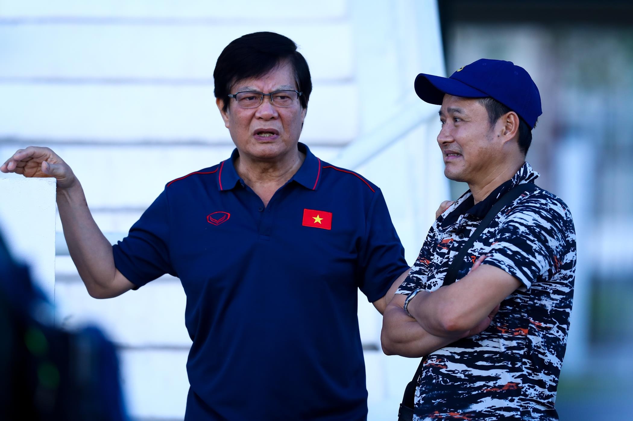 HLV Park Hang-seo hoi tham Van Hau sau cai tat anh 10