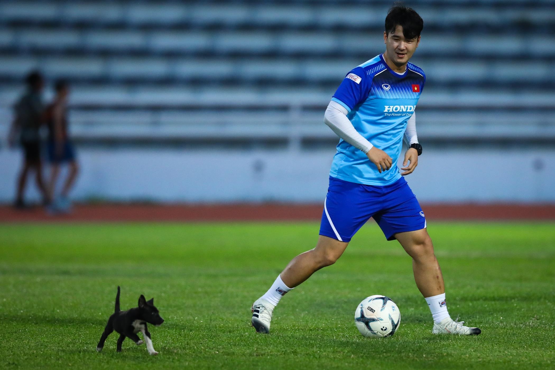 Xuan Truong,  Quang Hai lang le truoc chung ket anh 2