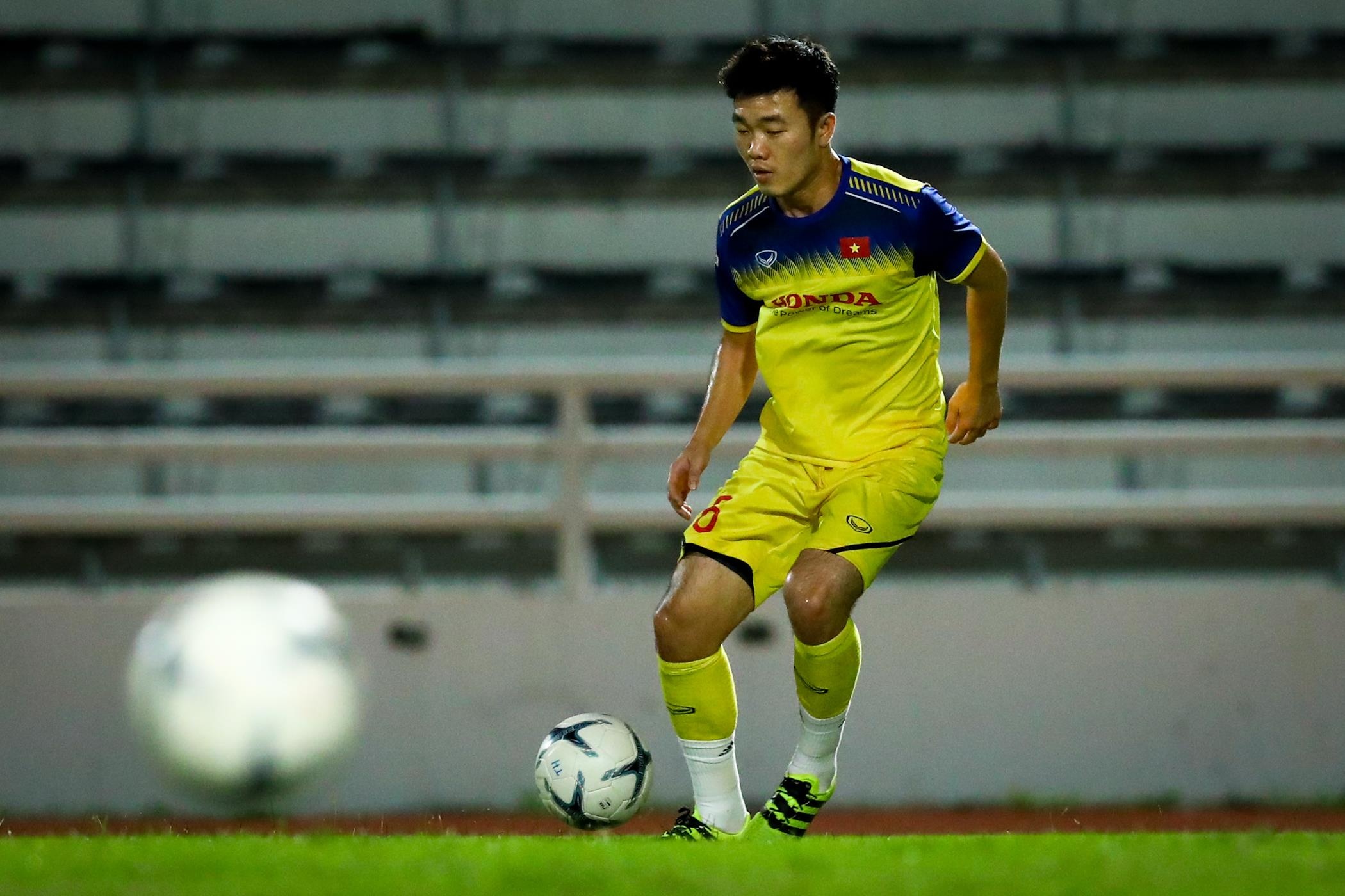 Xuan Truong,  Quang Hai lang le truoc chung ket anh 6