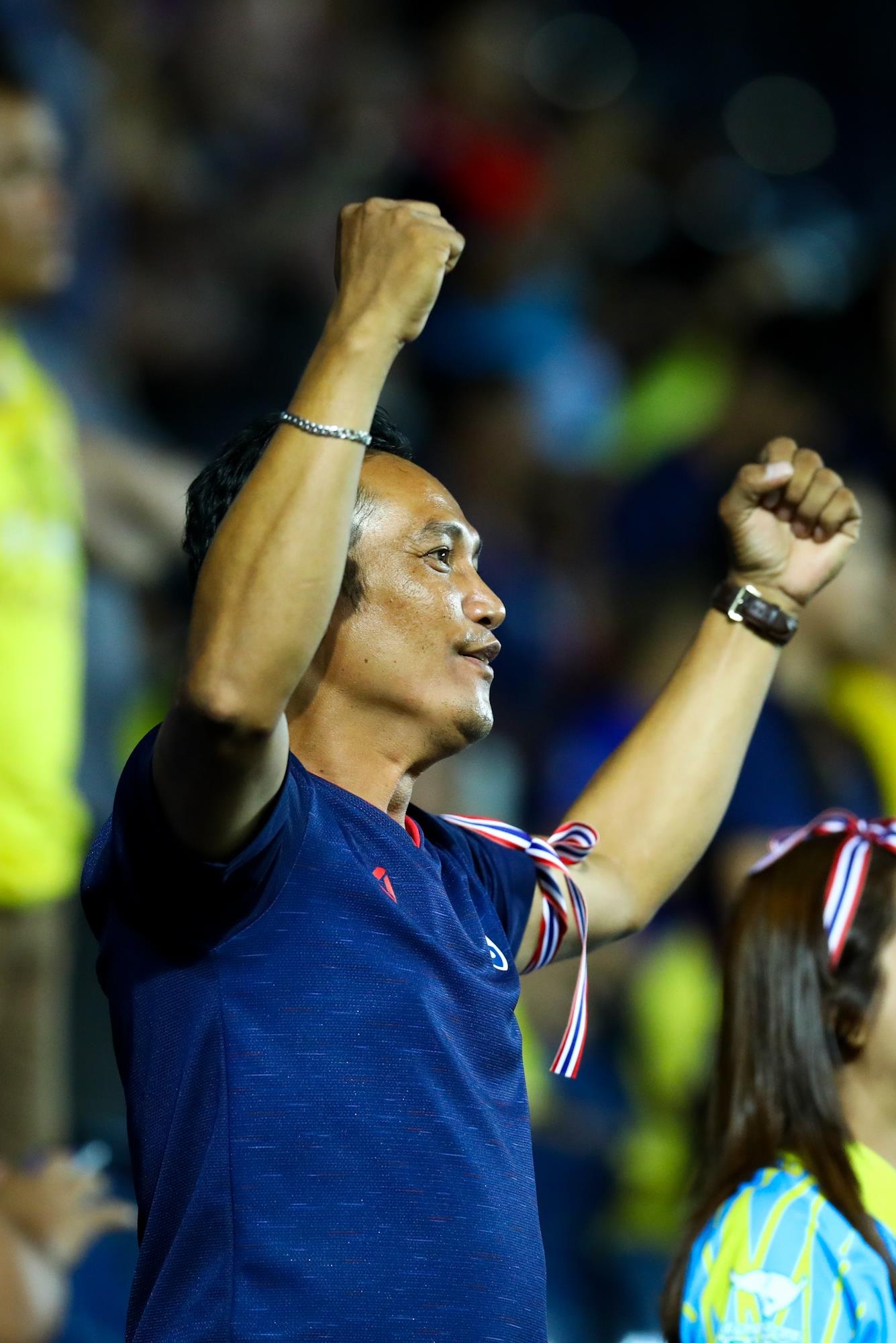 Quế Ngọc Hải đối đầu hàng nghìn CĐV Thái Lan ảnh 7 Que Ngoc Hai doi dau hang nghin CDV Thai Lan anh 7