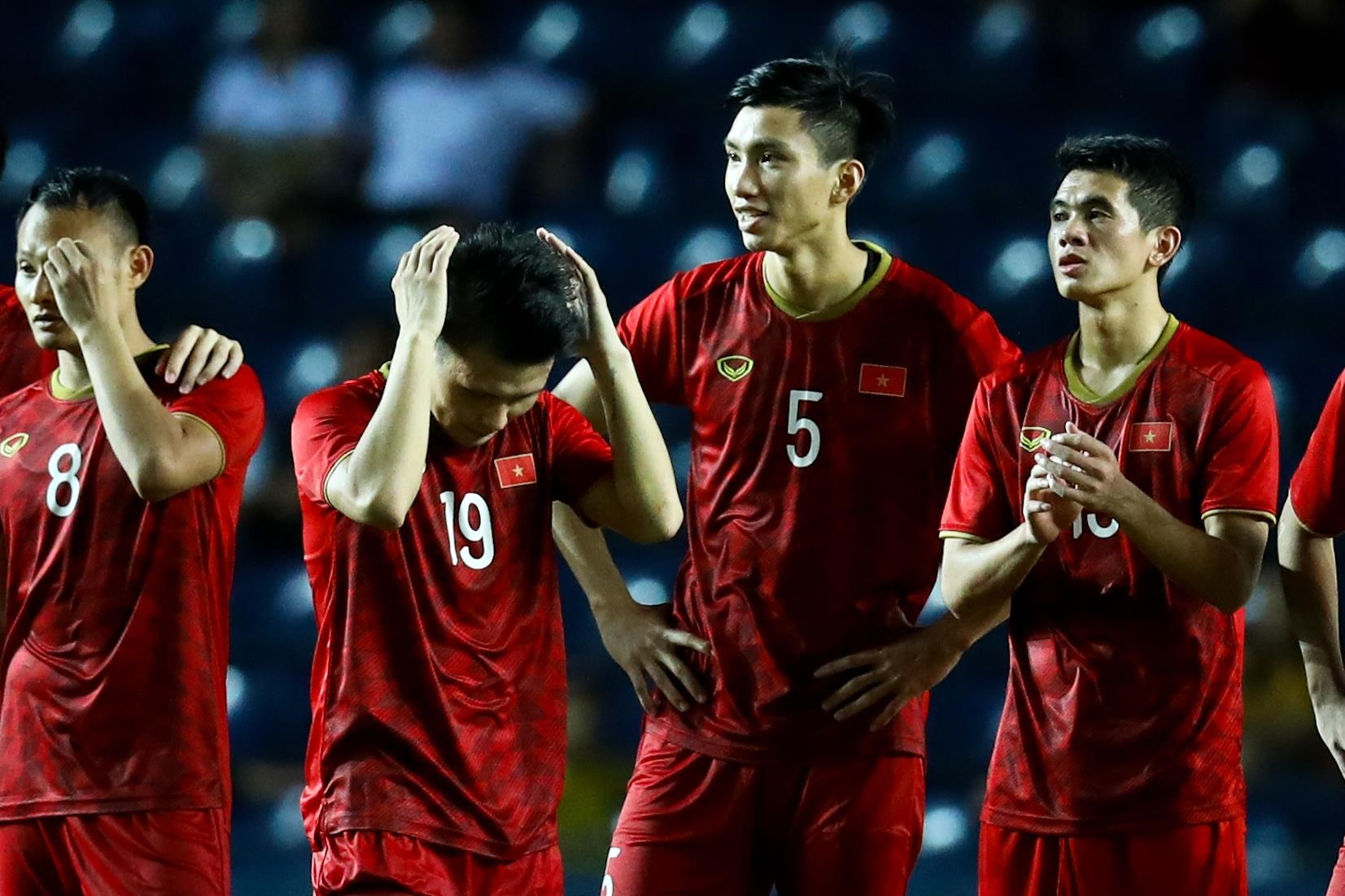 Quế Ngọc Hải đối đầu hàng nghìn CĐV Thái Lan ảnh 9 Que Ngoc Hai doi dau hang nghin CDV Thai Lan anh 9