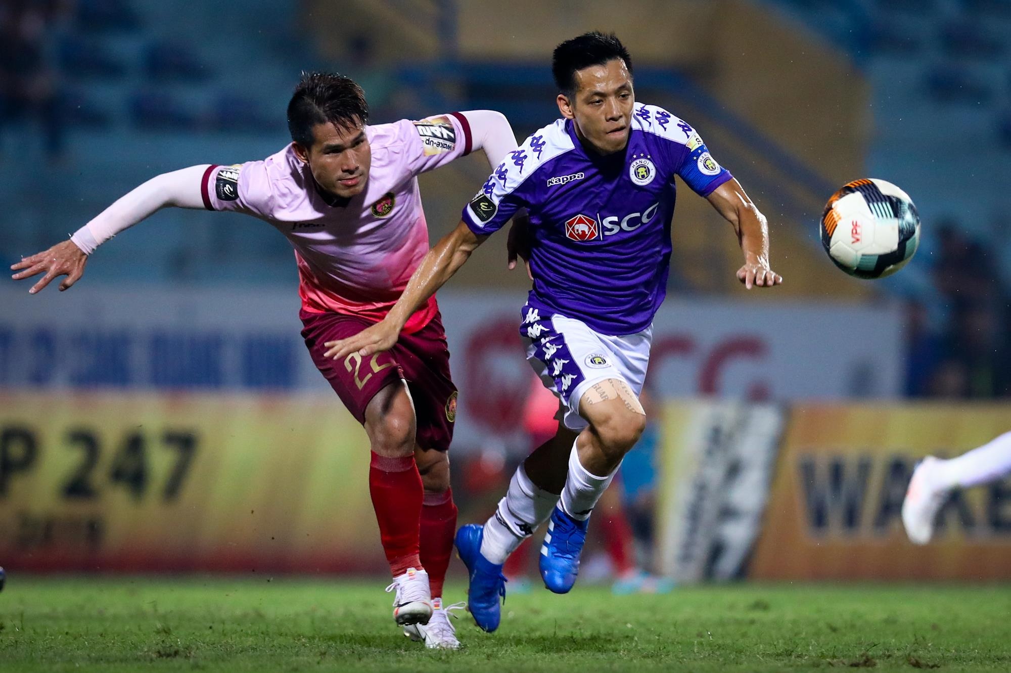 Van Quyet that vong khi ngoai binh bo lo gon trong anh 7