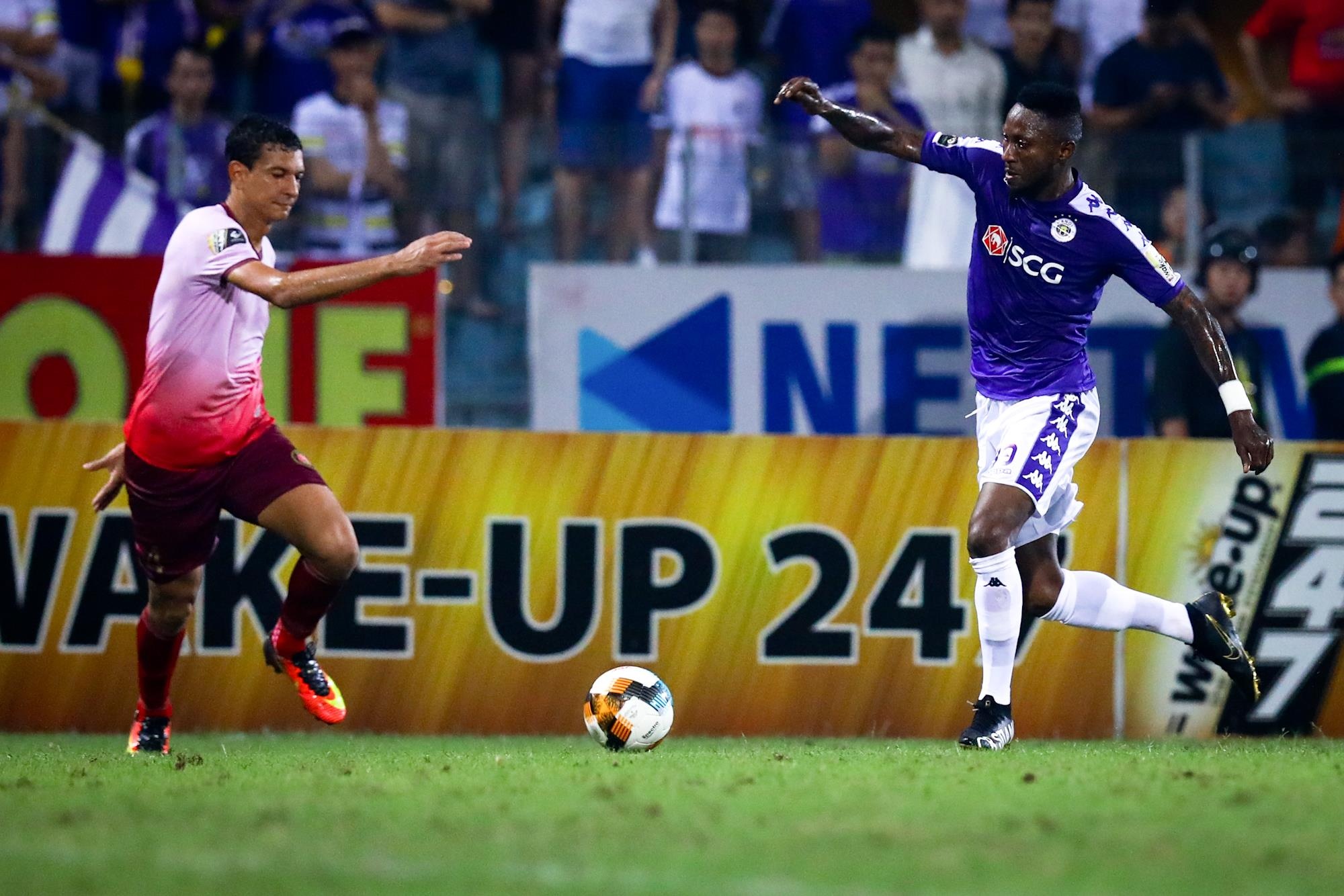 Van Quyet that vong khi ngoai binh bo lo gon trong anh 8