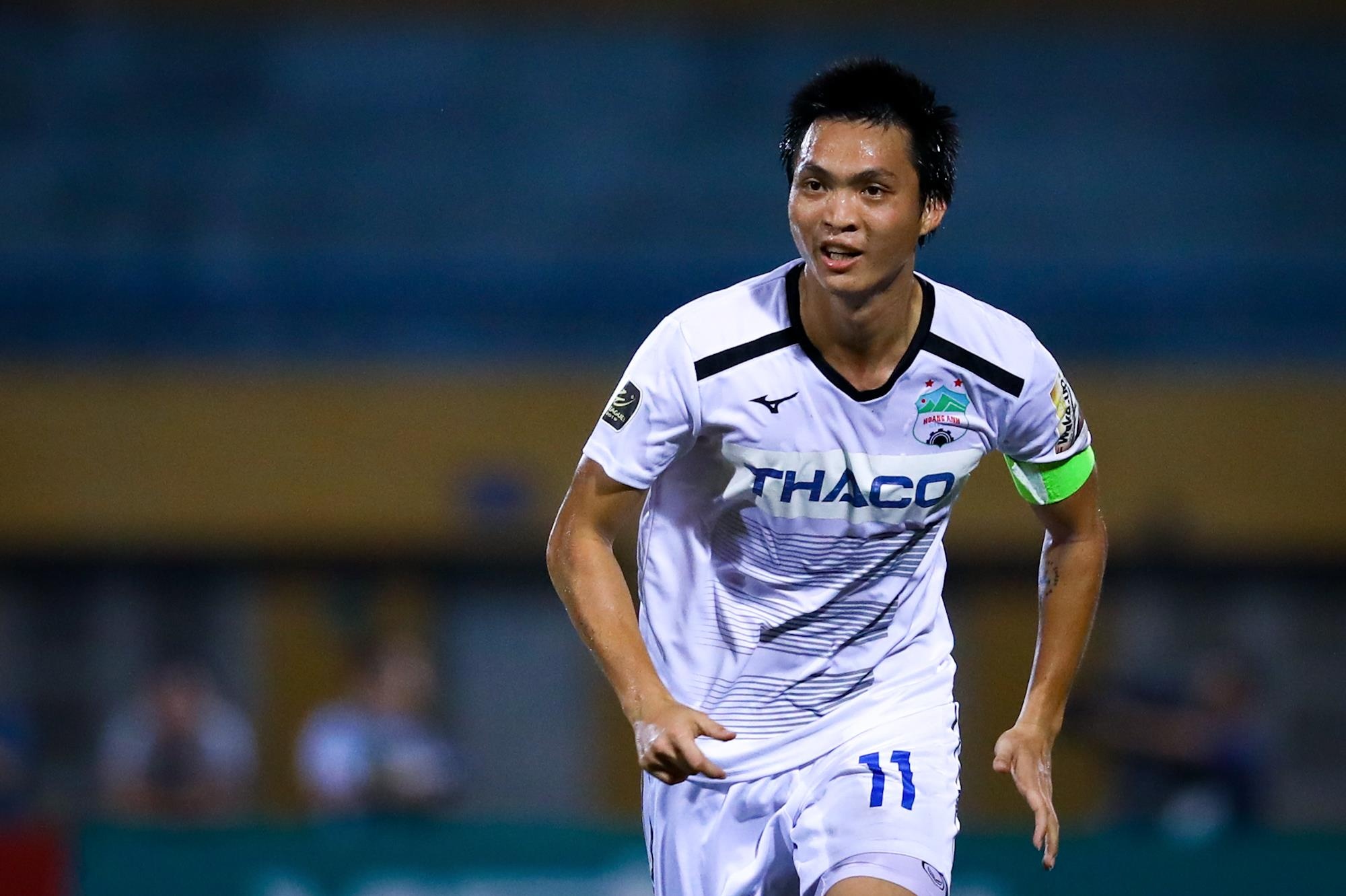 Doi hinh tu dao tao hang tuyen SLNA va HAGL anh 7